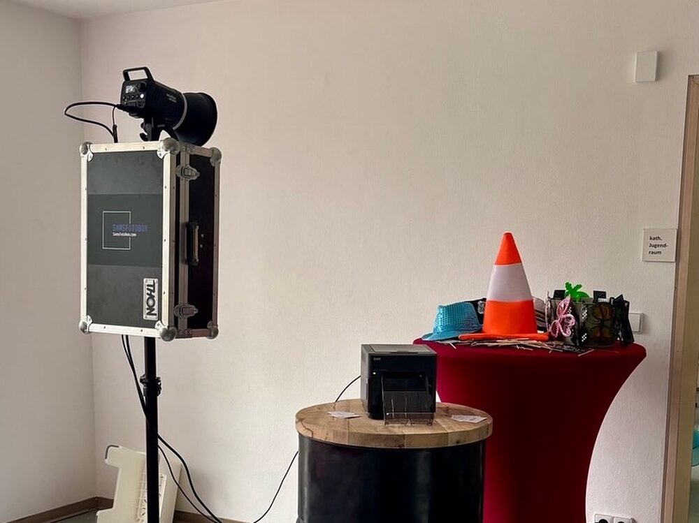Fotobox-Aufbau bei der Vater-Unser-Gemeinde auf der Diezenhalde in Böblingen